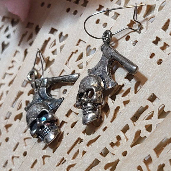 Skull Earrings for sale - Picture 3 of 11